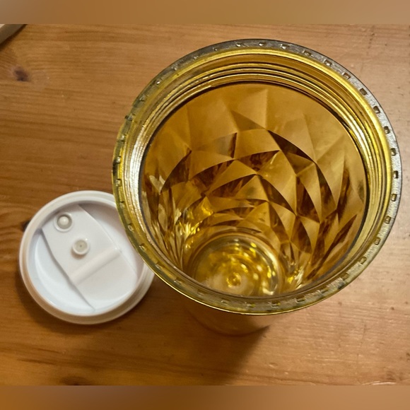 Cupture: Crystal iridescent yellow 22 ounce about 9” tall tumbler with white lid - Picture 2 of 5